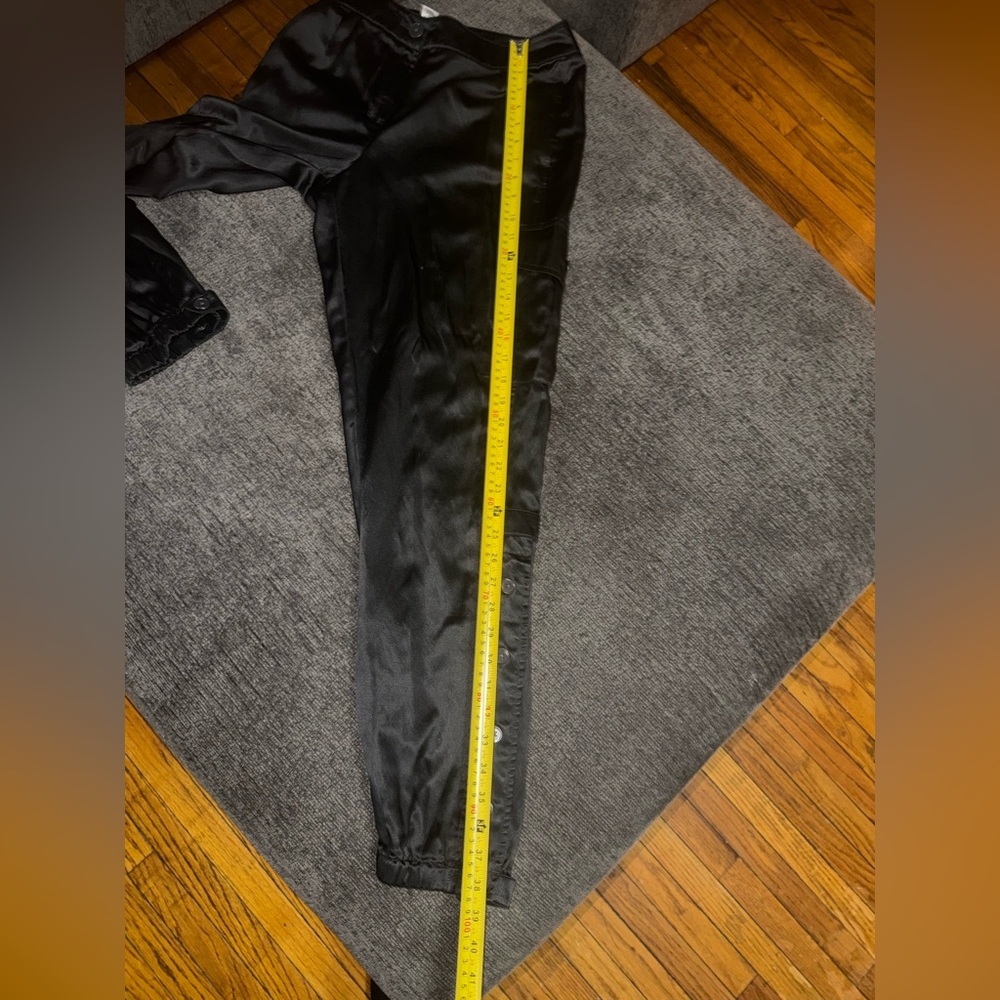 ✨ Chico’s Black Silk-Blend Cargo Jogger Pants Size 0.5 ✨ - Picture 14 of 16